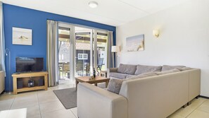 Living area - Detached holiday home with 4 bedrooms and 2 bathrooms (Nieuwvliet)