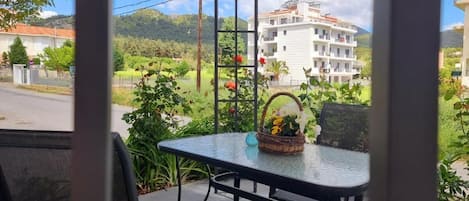 Deluxe Room, Mountain View | Terrace/patio