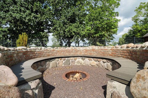 Neue, moderne Ferienwohnung am Müritz-Nationalpark, gr. Garten und Natur pur