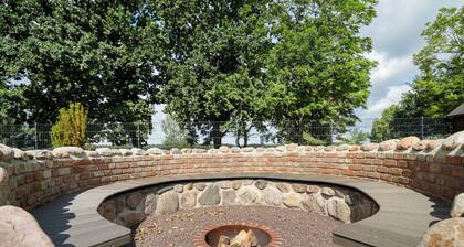 Neue, moderne Ferienwohnung am Müritz-Nationalpark, gr. Garten und Natur pur