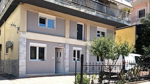 Apartment | 4 bedrooms - Achilleas Rentals in Kamena Vourla (Kamena Vourla)
