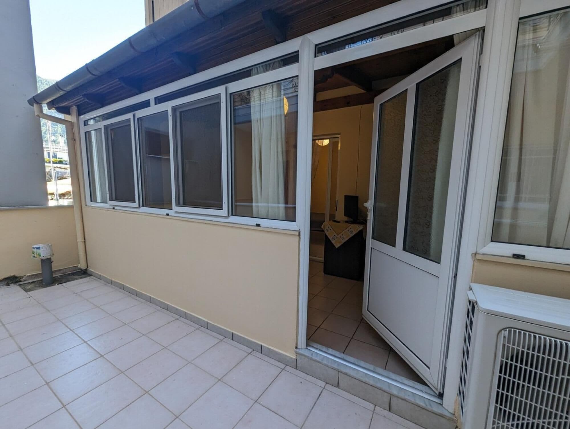 Apartment | 2 bedrooms, desk