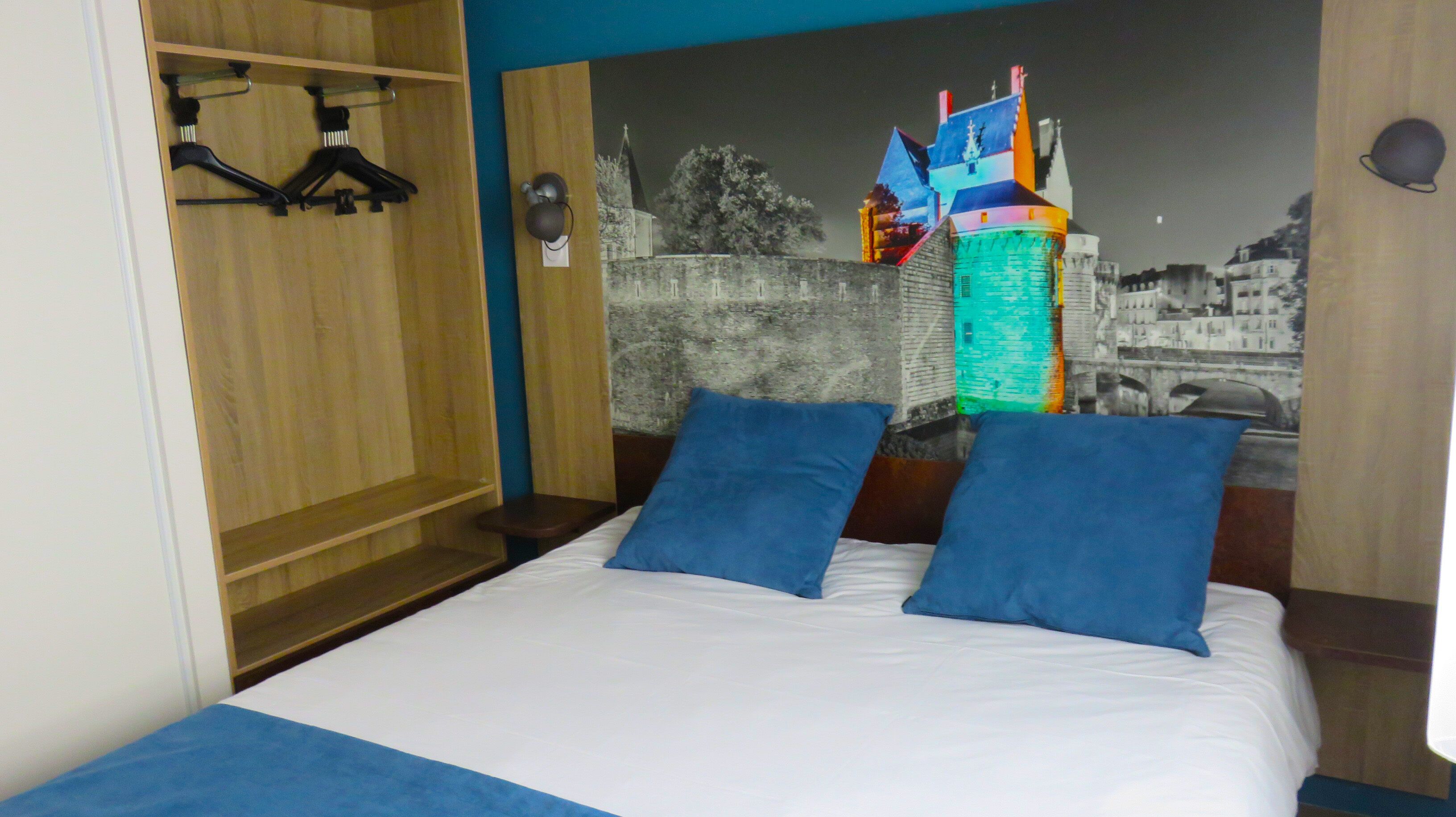 Quartos à prova de som, Wi-Fi de cortesia, roupa de cama