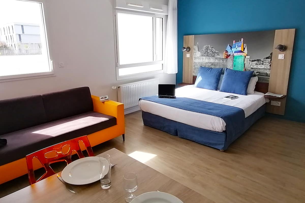 Comfort Studio | 1 bedroom, soundproofing, free WiFi, bed sheets