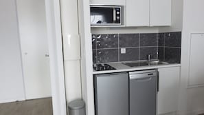 Comfort Studio | Private kitchen | Microwave, stovetop, espresso maker, electric kettle