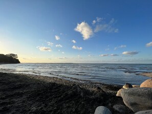 Beach nearby - Backbord - Kaminofen, Grill, Dusche, Abgelegen, Strandnah, Terrasse, Parkplatz (Steinbergkirche)