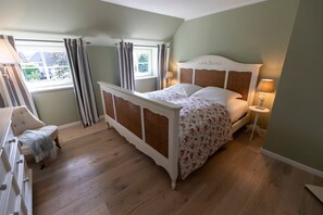 2 soverom, skrivebord, wi-fi (inkludert) og sengetøy