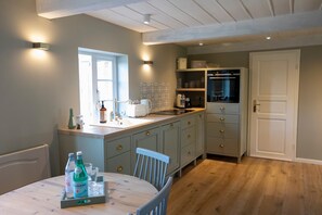 Geladeira, fogão, cooktop, lava-louças