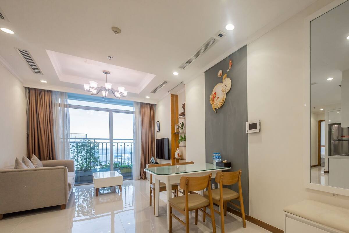 อพาร์ทเมนท์สำหรับครอบครัว, 2 ห้องนอน, ระเบียง, ชั้นบน | บริเวณนั่งเล่น