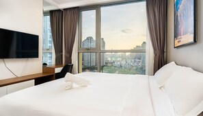 Family Apartment, 3 Bedrooms, 2 Bathrooms, City View - Landmark Apartment in Vinhomes Central Park (Ho Chi Minh City)