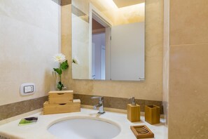 1 bedroom - Elegant Flat at Municipio by Napoliapartments (Naples)