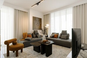 Living area - Beachfront Elegant 2BR Condo  (Dubai)