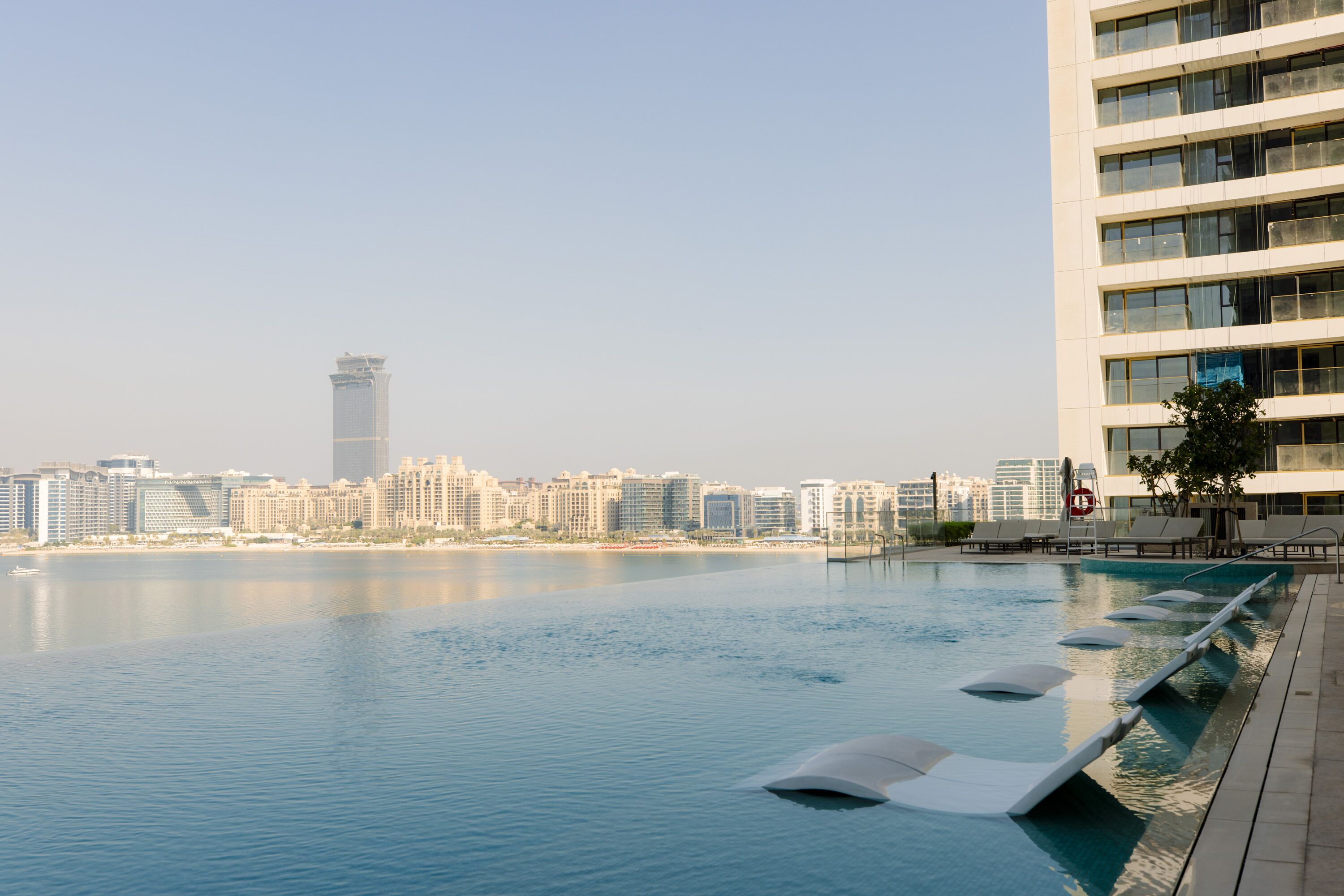 2 outdoor pools
