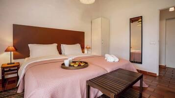 1 sovrum, strykjÀrn/strykbrÀda, wi-fi och sÀngklÀder