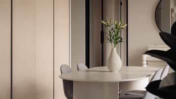Klassiek appartement | Dineren in de kamer