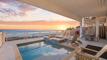 Een verwarmd zwembad