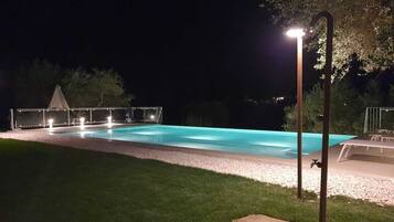 Piscine extérieure (ouverte en saison)