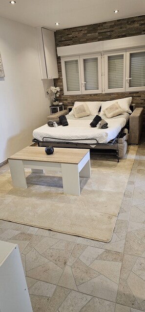 1 bedroom, iron/ironing board, WiFi, bed sheets