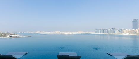 2 utendørsbassenger