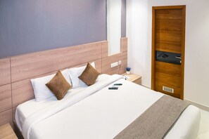 Individually furnished, desk, soundproofing, free WiFi - Hypons Hotel Koramangala (Bengaluru)