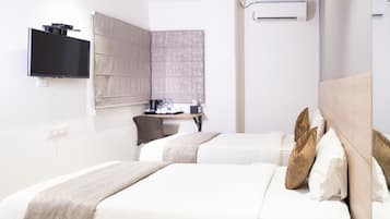 Executive Room | 1 bedroom, individually furnished, desk, soundproofing