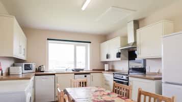 Fridge, dishwasher, electric kettle, toaster