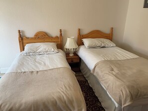 Cottage | 3 bedrooms, individually decorated, individually furnished