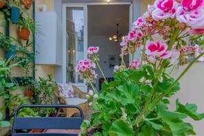 Exterior detail - NEW Stunning Apt Central Florence near Ponte Vecchio. Historic River Arno Palace (Firenze)