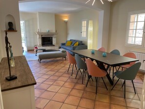 Dining - Villa Riviera - 8 Voyageurs Conciergerie Key With Us (La Motte)