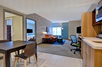 Suite, 1 chambre | Décoration personnalisée, ameublement personnalisé, bureau