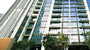 Apartment - Premium 2BR Downtown Apt w Dubai Mall Access (Dubai)