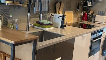 Microwave, oven, stovetop, dishwasher