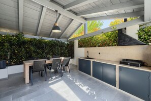 Outdoor dining - Villa Pepa (Pazin)