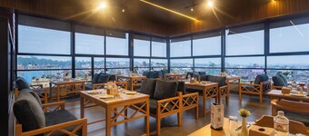 Hotel Crystal Pashupati