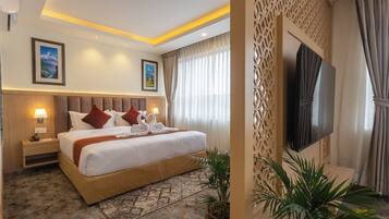Suite | Hypo-allergenic bedding, desk, soundproofing, iron/ironing board