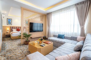 1 habitación, ropa de cama hipoalergénica y escritorio