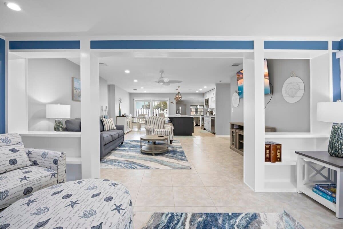 TV, fireplace, offices