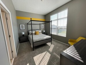 8 bedrooms, iron/ironing board, travel cot, WiFi - Orlando Adventure Awaits Ideal for 16 (Kissimmee)