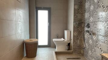 Studio | Badezimmer | Haartrockner, Handtücher