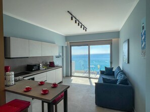 Studio | Living area