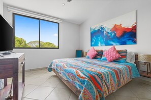 3 bedrooms, desk, free WiFi, bed sheets - Walk to Beach - Beach Gear & Games - Community Pool & Grill - Gated Complex w/Secure Parking (Playas del Coco)
