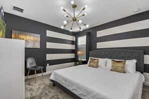 9 habitaciones, escritorio y tabla de planchar con plancha 