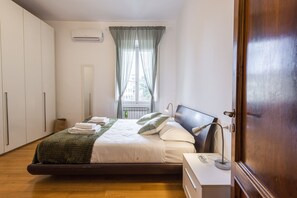 2 bedrooms, premium bedding, down duvets, individually decorated - Casa Zamia by Mmega (Florence)