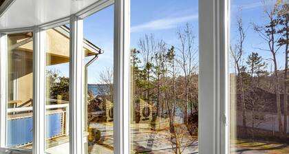 Tall Ship 320 in Keowee Key