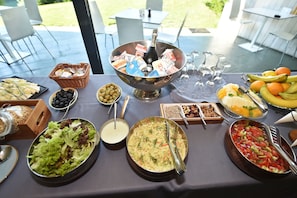 Free daily buffet breakfast - Atra Doftana (Valea Doftanei)