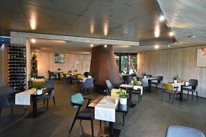Restaurant - Atra Doftana (Valea Doftanei)
