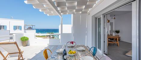 تناول الطعام بالخارج