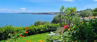 Villa Daniela con Piscina Privata e Discesa a Mare tra Catania e Siracusa