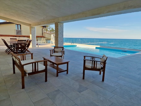 Villa, Smoking | 5 bedrooms