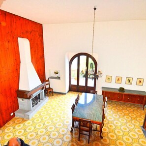 Casa, para fumadores | 7 habitaciones 
